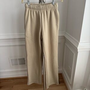 NWOT ALO Yoga Wide Leg Sweatpants California Sand XXS 32” Inseam